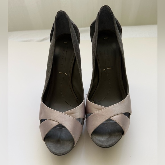 BCBGMaxAzria Two-Tone Peep Toe Platform Heels Size 7.5 / Neutral High Heel - Picture 11 of 11